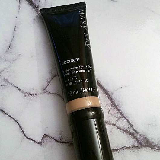 Tube der Mary Kay CC Cream SPF 15, Farbe: Light to Medium 