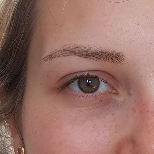 Augenbrauen mit dem alverde Transparentes Augenbrauen- und Wimperngel