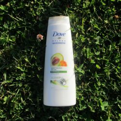 Produktbild zu Dove Pflege Geheimnisse Kräftigungs Ritual Shampoo mit Avocadoextrakt