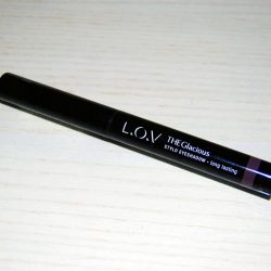 Produktbild zu L.O.V TheGlacious Long Lasting Stylo Eyeshadow – Farbe: 920 Lavender Aura