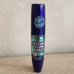 Produktbild zu essence instant volume boost mascara smudge-proof and waterproof