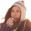 Lippenpflege im Winter: Erste Hilfe gegen spröde Lippen