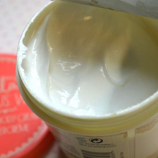 ZOELLA Beauty Wondrous Whip Sahnige Körpercreme Tiegel geöffnet