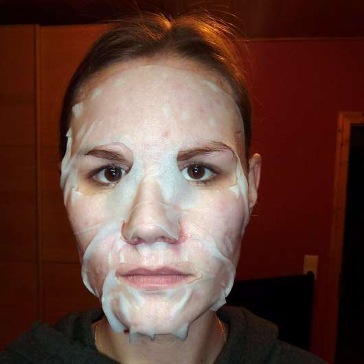 The Beauty Mask Company Detox Tuchmaske - Maske auf dem Gesicht