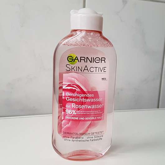 <strong>Garnier SkinActive</strong> Beruhigendes Gesichtswasser mit Rosenwasser
