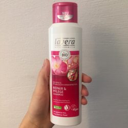 Produktbild zu lavera Naturkosmetik Repair & Pflege Shampoo Bio-Rose & Pflanzliches Erbsenprotein