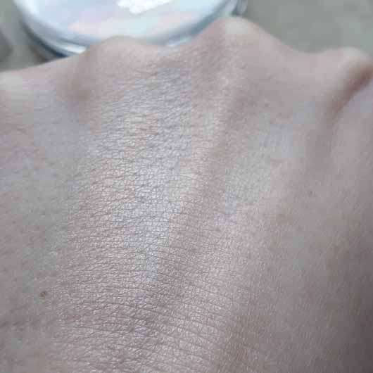 essence glow like a mermaid highlighter, Farbe: 10 forever mermaid - Swatch
