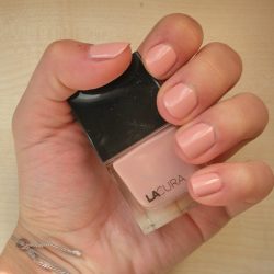 Produktbild zu Lacura Beauty Nagellack – Fabe: 108 Tender Rose