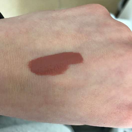 Swatch - Maybelline Super Stay Matte Ink Un-Nude Liquid Lipstick, Farbe: 65 Seductress