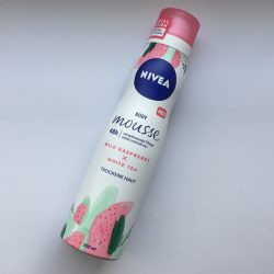 Produktbild zu NIVEA Body Mousse Wild Raspberry & White Tea