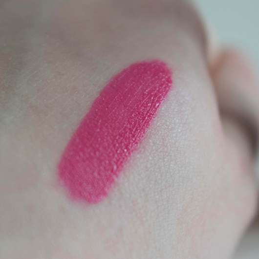 Swatch direkt nach dem Auftrag der NYX Soft Matte Lip Cream, Farbe: Milan Swatch direkt nach dem Auftrag der NYX Soft Matte Lip Cream, Farbe: Milan