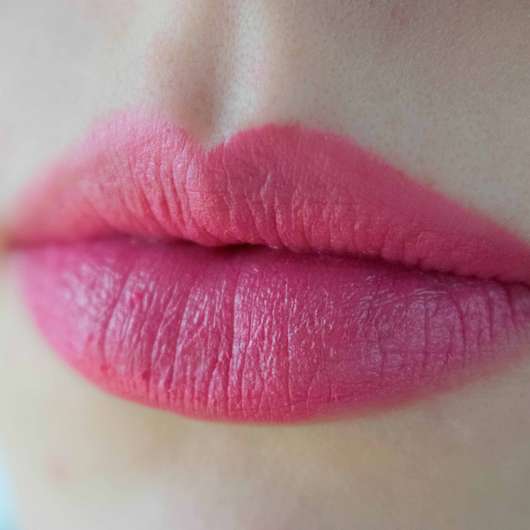 Lippen mit der NYX Soft Matte Lip Cream, Farbe: Milan