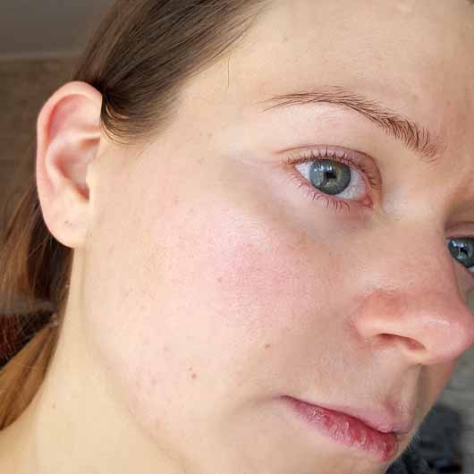 essence fresh & fit awake make up, Farbe: 10 fresh ivory - Gesicht ohne Foundation