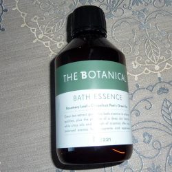 Produktbild zu The Botanical Bath Essence