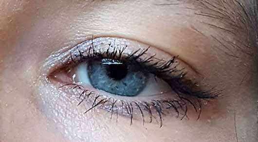 L.O.V LOVillusion Holographic Eye Pencil Waterproof, Farbe: 200 Indescent Blue - tragebild