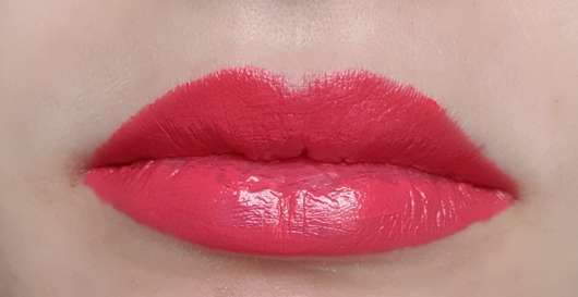 Shiseido VisionAiry Gel Lipstick, Farbe: 225 High Rise - Lippen mit Produkt
