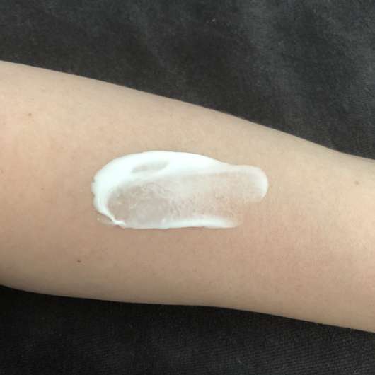 lavera Frische-Kick Bodylotion mit Bio-Limette & Bio-Verveine - Konsistenz
