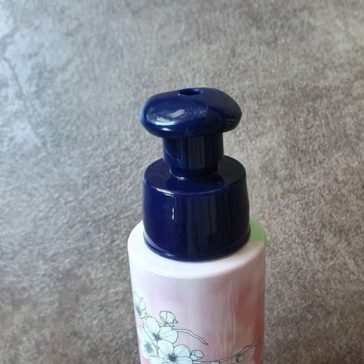 Balea Bodylotion Cherry Flower - Öffnung