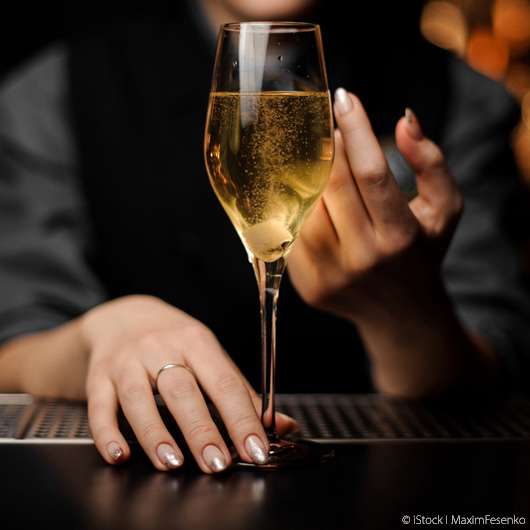 Champagne Nails sind DER Trend für diesen Herbst/Winter