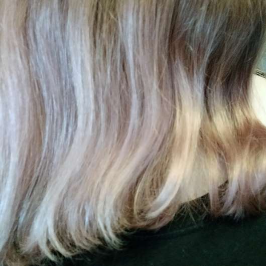 PARSA Beauty Extra-Volumenbürste mit Lotus (groß; ø 44mm) - Haare Nahaufnahme PARSA Beauty Extra-Volumenbürste mit Lotus (groß; ø 44mm) - Haare Nahaufnahme