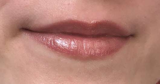 Lippen mit Alterra Naturkosmetik Lipgloss, Farbe: 06 Honey Rose