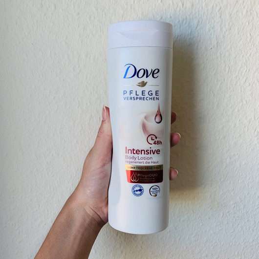 <strong>Dove</strong> Pflegeversprechen Intensive Body Lotion