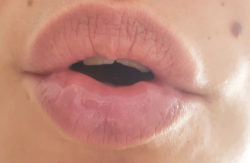 Balea Lippenpflege Berry Coco (LE) - Swatch