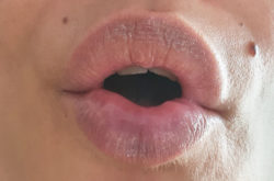 Balea Lippenpflege Berry Coco (LE) - Swatch