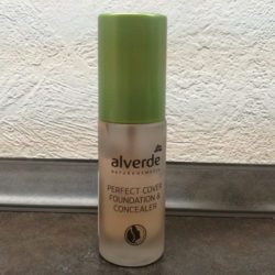 Produktbild zu alverde Naturkosmetik Perfect Cover Foundation & Concealer – Farbe: 10 Vanilla