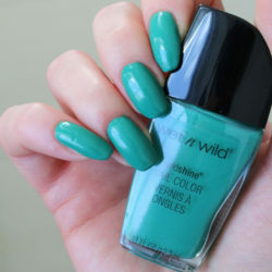 Produktbild zu wet n wild Wild Shine Nail Color – Farbe: E483D Be More Pacific