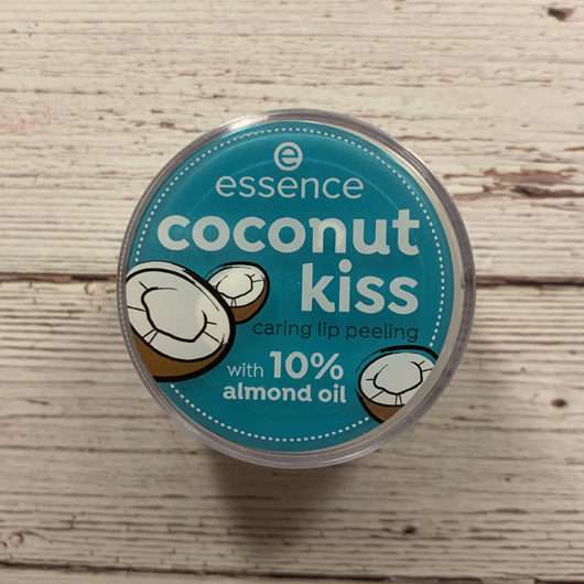 essence coconut kiss caring lip peeling