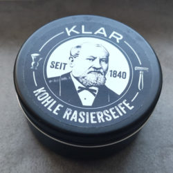 Produktbild zu Klar Seifen Rasierseife Aktivkohle (palmölfrei)