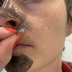 Balea Peel-Off Maske mit Aktivkohle - ausgehärtet