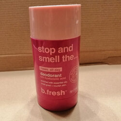 Produktbild zu b.fresh stop and smell the… roses Deodorant