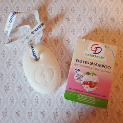 Produktbild zu CD Naturkraft Festes Shampoo Bio-Mandelmilch & Cranberry